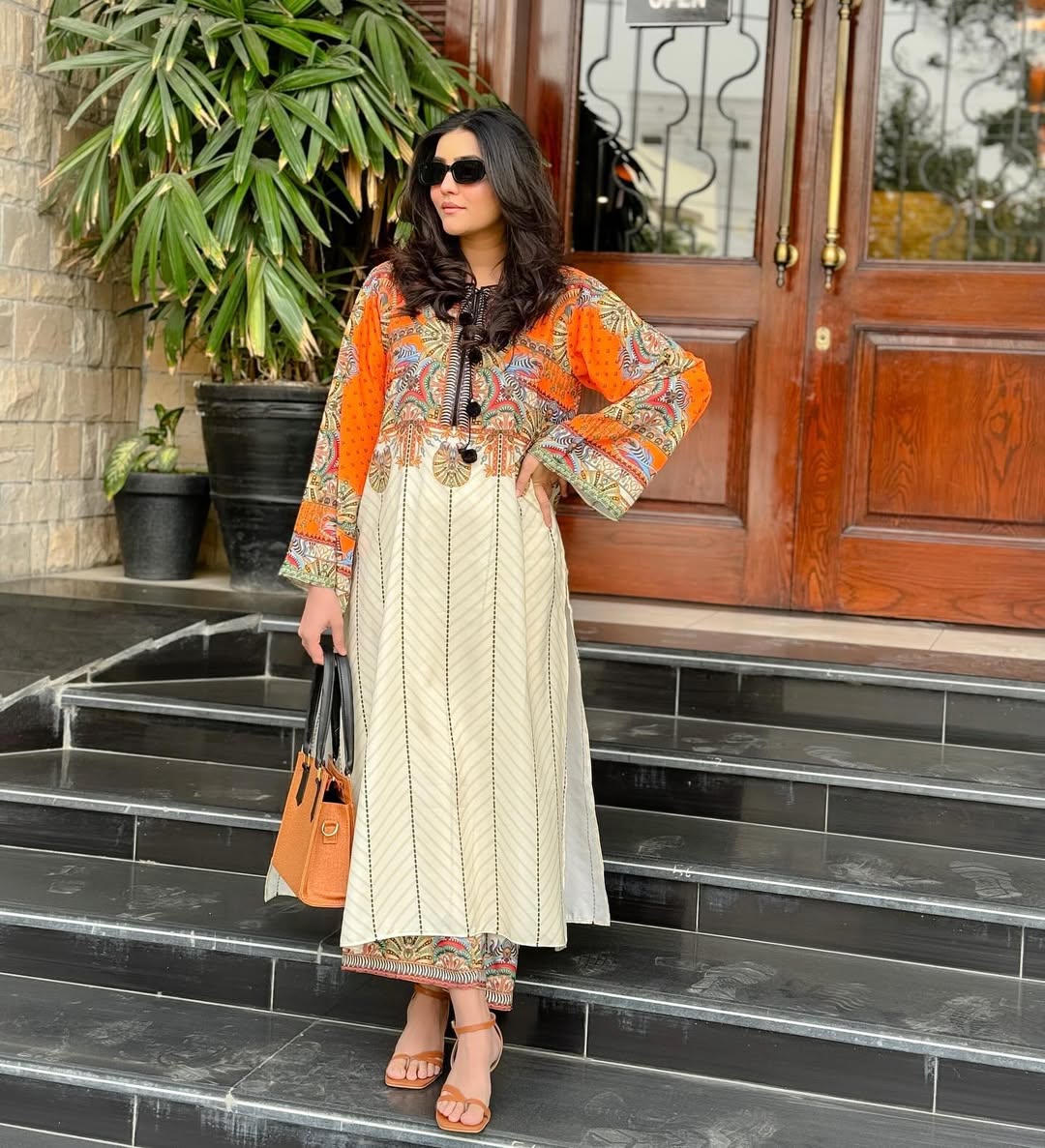 HIRA – Digital Print Stitched 2-Piece