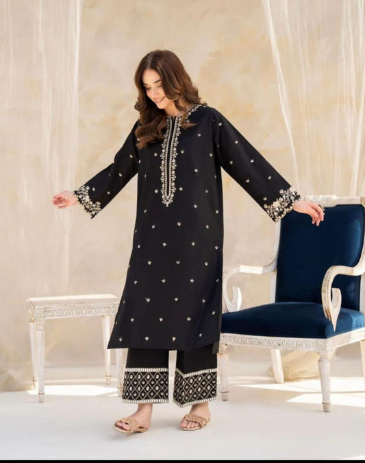 Black Hoor Emboridered 2pc
