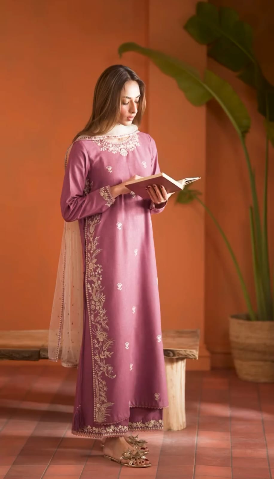 Aura-3pc embroidered